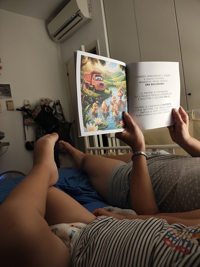 Momento di lettura condivisa della storia tra genitore e figlio